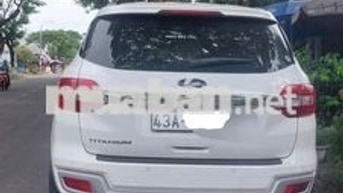 Ford Everest 2019 Platinum Trắng
