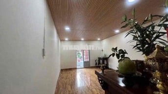 Cho Thuê Nhà Lô Góc Trần Hưng Đạo Quận 1 80M2 4 Tầng - 35 Triệu