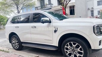 Ford Everest 2023 Titanium 4x2AT Trắng