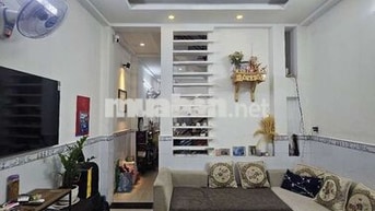 Chính chủ bán nhà 2 lầu hẻm thẳng Phạm Thế Hiển P7 Q8