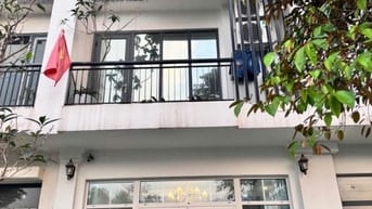 Bán nhà Xuân Thủy 42m2x6T thang máy, phân lô cán bộ CX5 tránh, 12 t