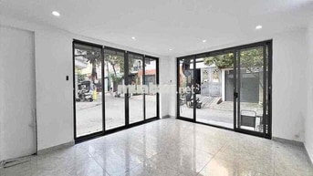 Mặt Bằng Kinh Doanh Căn Góc Đẹp, Rộng 40M2, Hẻm Rộng 8M, Kế Q5 Q1