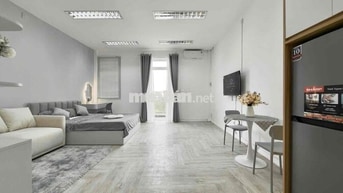Căn hộ studio rộng 40m2 bancol view đẹp - vòng xoay Dân Chủ Quận 10
