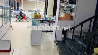 Nhà 5 tầng, 10 phòng, WC khép kín, mặt tiền rộng phố Đội Cấn
