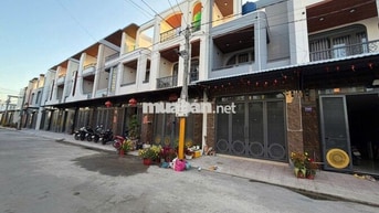 Chính chủ cần bán gấp nhà phố sổ sẵn giá rẻ