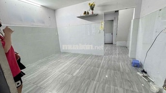 Cho Thuê Nhà nguyên căn Hẻm 10 Sát Hẻm Xe Tải 1 Bước Chân