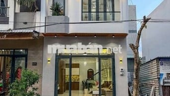 NHÀ MỚI XÂY ĐS7 KHU VHTĐ - SANG TRỌNG - CÓ PHÒNG NGỦ TẦNG TRỆT