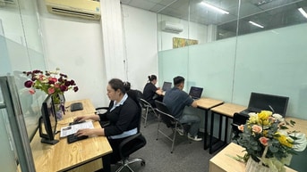 CHO THUÊ VĂN PHÒNG TRỌN GÓI 4 TRIỆU CHO 4 NGƯỜI, SẴN NỘI THẤT LÀM NGAY