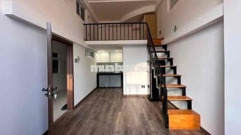 CHDV BAN CÔNG VIEW KÍNH NGAY CÔNG TRƯỜNG DÂN CHỦ