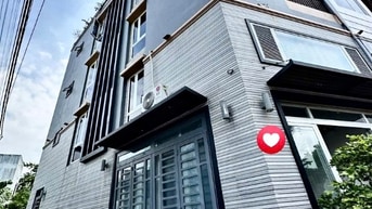 Nhà Bán góc 2 mặt tiền hẻm xe hơi đường Huỳnh Tấn Phát