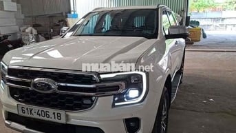 Ford Everest 2024 25000 km Trắng