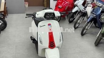 Vespa Sprint 150 Racing 2020 rin chuẩn lướt