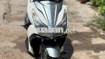 Honda Air Blade 125 Trắng bạc biển 65