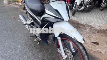 Honda Blade Trắng đen