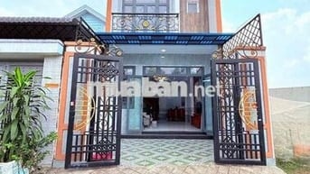 Chính chủ bán nhà lầu đúc thật cách sân bay 24km