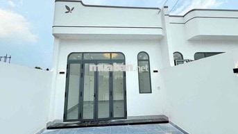 Nhà kiểu hiện đại, diện tích rộng, gần chợ, KCN cầu cần thơ, full thổ