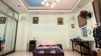 Nhà Điện Biên Phủ, Quận 3, 4 Tầng, 4 Phòng ngủ, Nhà đẹp ở ngay