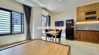 CHO THUÊ CĂN HỘ XÂY MỚI FULL NỘI THẤT SIÊU XỊN - BAN CÔNG CỬA SỔ