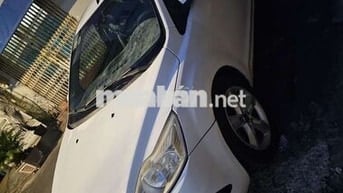 Ford Focus 2011 Trắng Tự động