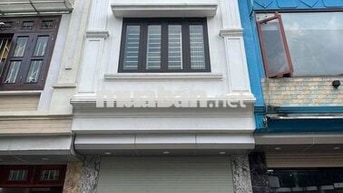 Cho thuê nhà Giang Biên, ô tô đỗ, vỉa hè, nhà mới, full đồ, kinh doanh