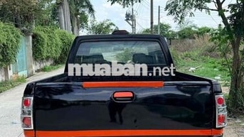 Isuzu JRD Hilander Đen 5 chỗ