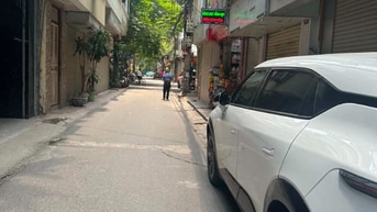 Bán nhà Nguyễn Chí Thanh 55m2, phân lô, ô tô tránh, nhà xây ở luôn