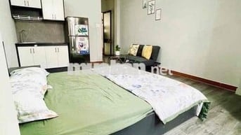 Studio full nội thất có ban công nhỏ q4