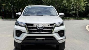 CẦN BÁN TOYOTA FORTUNER 2.4G SIÊU MỚI MODEL 2023