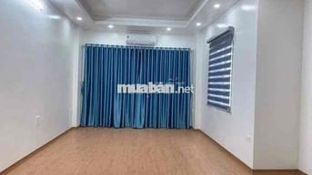 Cho thuê nhà ngõ đường Hoàng Mai 40m x 5 tầng
