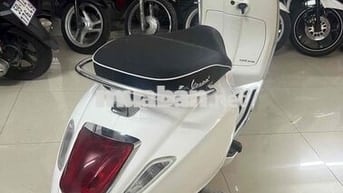 Vespa màu Trắng  2016 ký giấy