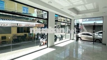 Cho thuê căn góc 2MT 115 Bàn Cờ Phường 3 Quận 3.