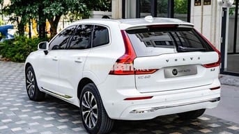 Volvo XC60 Ultimate Bright B6 2023 Trắng