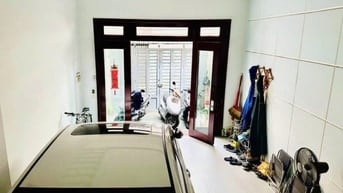 3 tỷ 090 - HXH - Gần chợ Bàn Cờ - Bán nhà đường Cao Thắng - Q3 - SHR