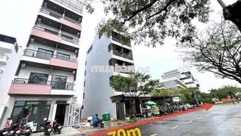 Mặt bằng kinh doanh ngay cổng Đại Học FPT
