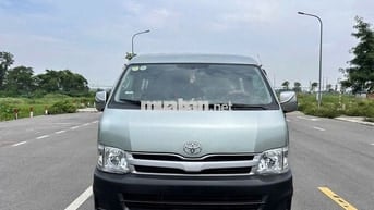 Toyota Hiace Van 6 chỗ 2010 Dầu