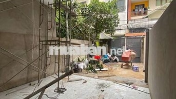 MBKD BÊN DƯỚI 30 CHDV HẺM XE HƠI TRƯỚC NHÀ 6M - 5X15M - WC RIÊNG