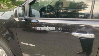 Chevrolet Trailblazer 7 chỗ Số sàn Đen