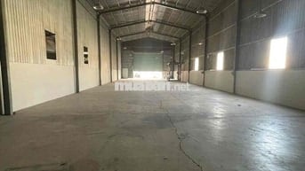 CHO THUÊ XƯỞNG BÌNH CHUẨN,DT 10x70  700m2,đường xe container,điện 3pha