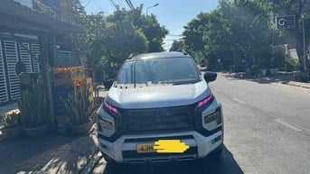Mitsubishi Xpander Cross Trắng 7 chỗ