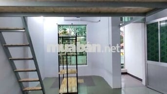 Duplex siêu rộng , không nội thất , ban công to . đối diện VN Quốc Tự