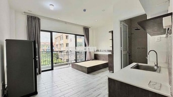 Căn Hộ Ban Công rộng 40m2 đầy đủ nội thất ngay Trung Tâm Tân Bình