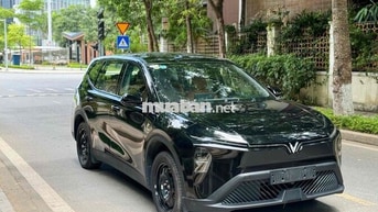 Xe điện Vinfast Limo 2025 màu Đen
