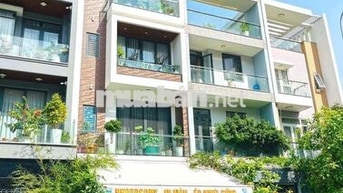 cho thuê nhà 3 lầu st mặt tiền kinh doanh đường 16m phạm hữu lầu, Q7