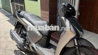 Honda SH Trắng dán đen mờ
