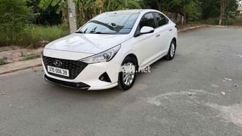 Hyundai Accent Trắng Tự động