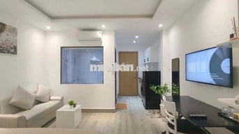 Căn hộ Studio tone gỗ siêu sang ngay trung tâm quận 1