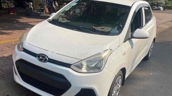 Hyundai Grand i10 Trắng 5 chỗ