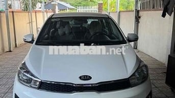 KIA Soluto Deluxe Trắng