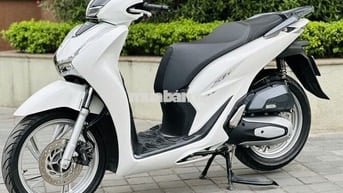 Honda SH 150i màu trắng xe siêu đẹp chính chủ bán 