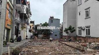 gd cần bán mảnh đất vuông vắn pháp lý chuẩn sổ chao tay măt tiền rộng